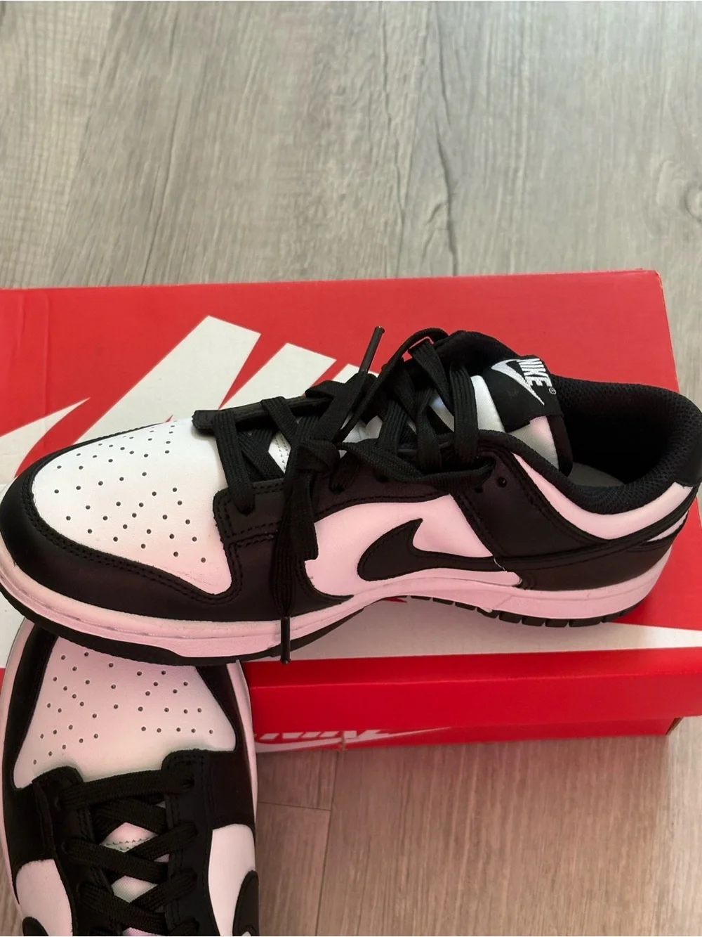 Nike Black and White Low-Top Dunk Sneakers BNWT W Size 7 AT-7/27
